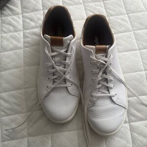 Olukai men’s leather sneakers